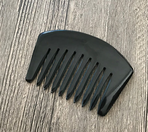 comb_black_buffalo_horn