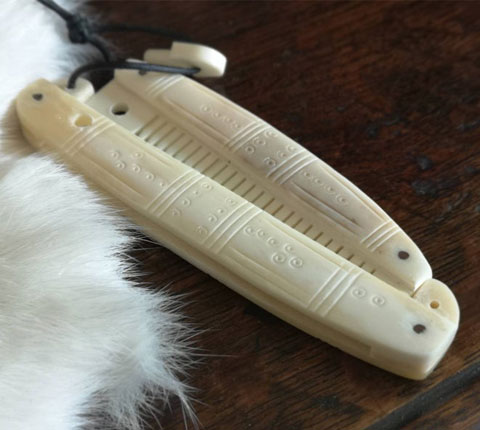 show_pieccomb_natural_bone_wtih_sheathe_buffalo_horn